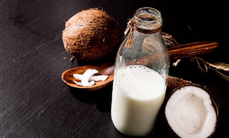 Nước cốt dừa có chứa nhiều vitamin và khoáng chất