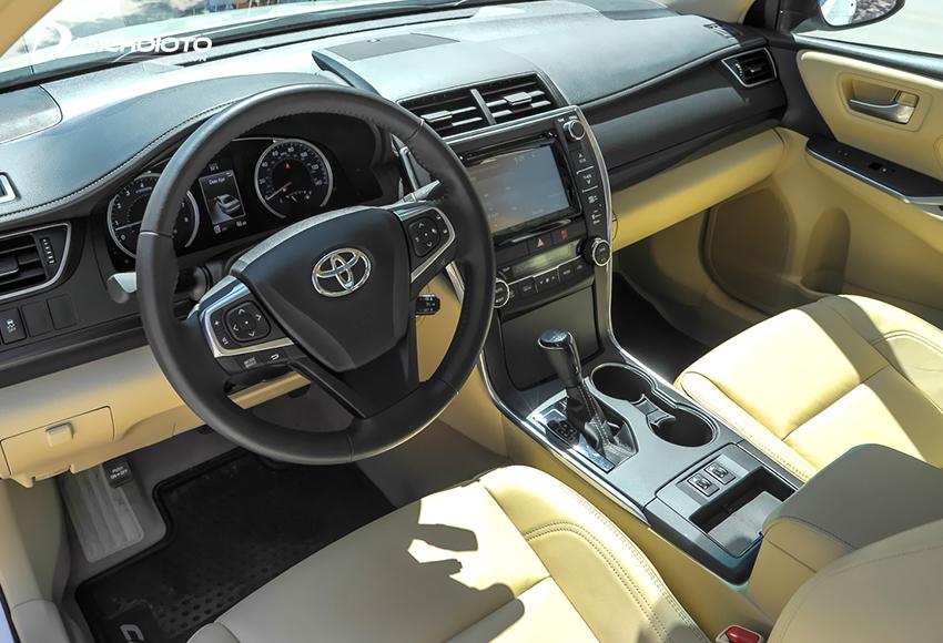 Nội thất Toyota Camry 2015