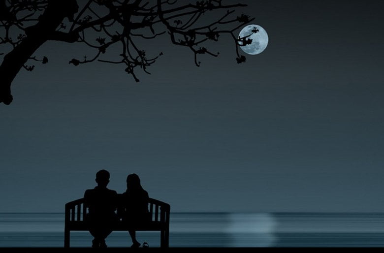 Bầu trời trăng đẹp lãng mạn