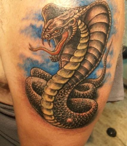 Hình tattoo rắn hổ mang độc đáo