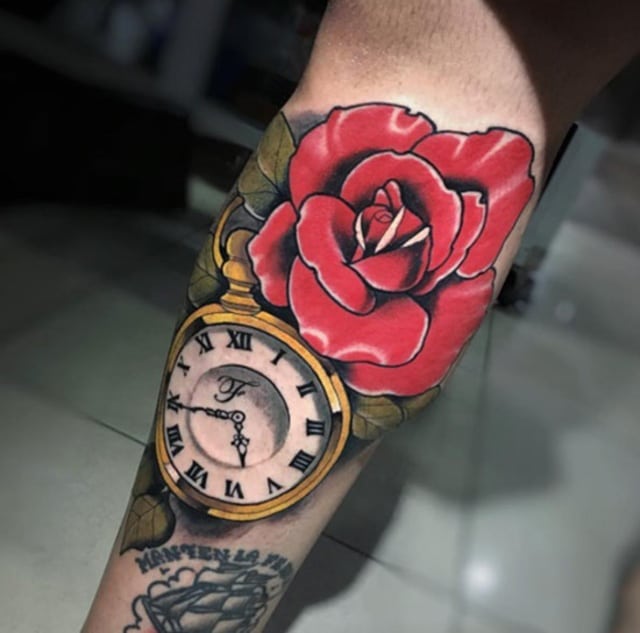 Hình xăm bông hồng và đồng hồ đẹp