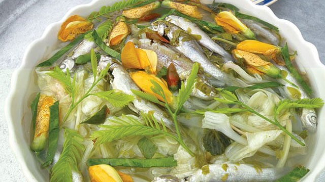 Canh chua cá linh bông so đũa - Món ăn gây thương nhớ của người miền Tây - VietFlavour.Com