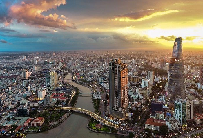 Dân số Thành phố Hồ Chí Minh có bao nhiêu triệu dân?