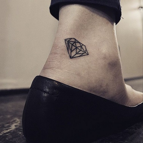 hình xăm kim cương ở cổ chân