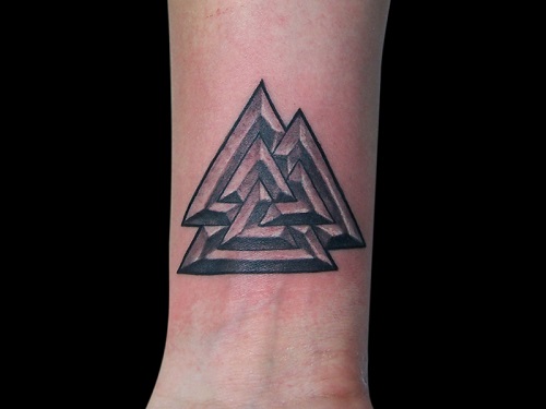 hình xăm tattoo tam giác