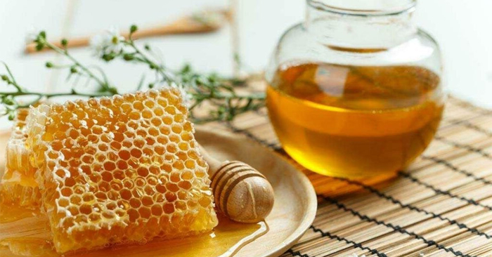 Mật ong có chứa các chất kháng sinh có tính kháng khuẩn, kháng viêm