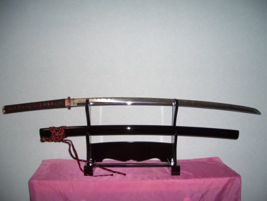 Thanh kiếm Onimaru, một trong Thiên hạ đệ nhất kiếm của Nhật Bản thuộc sở hữu của gia tộc Hojo, một trong những gia tộc có công lớn trong việc truyền bá võ sĩ đạo ở Nhật. Thanh kiếm này hiện nay đang do Hoàng gia Nhật Bản bảo quản.