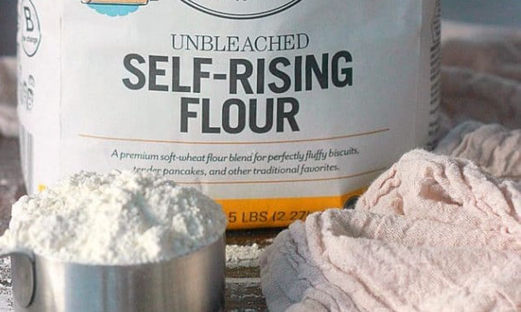 Self-rising flour là bột gì? Sử dụng cho bánh nào?