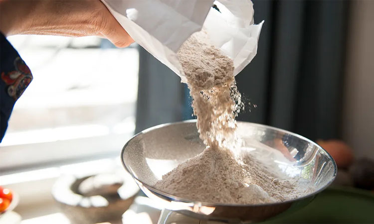 Cách nhận biết bột mì nguyên cám hư hỏng