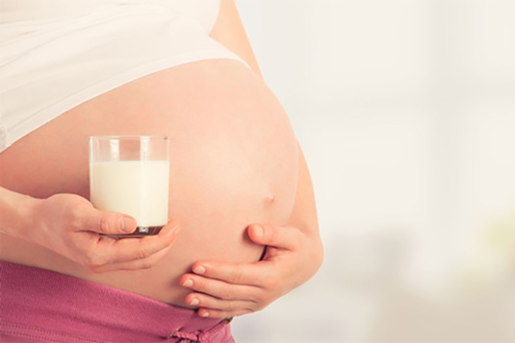 Trị rạn da khi mang thai bằng sữa tươi rất an toàn và hiệu quả