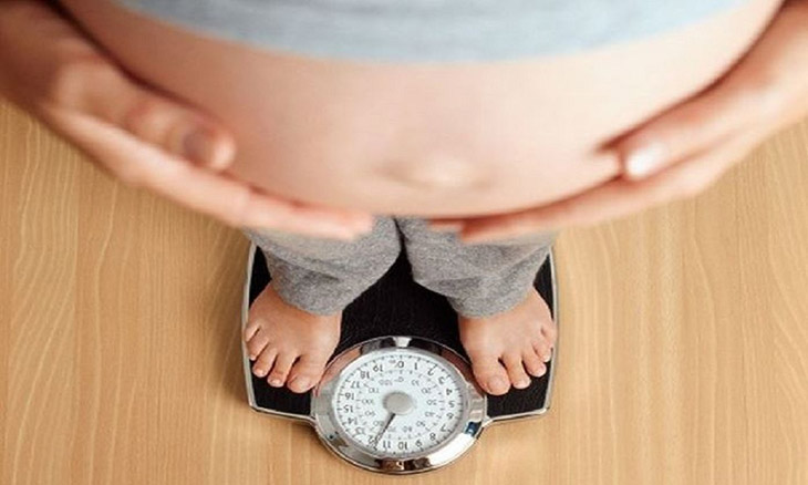 Mẹ bầu cần chú ý tăng cân từ từ, hợp lý, tránh để xảy ra tình trạng rạn da