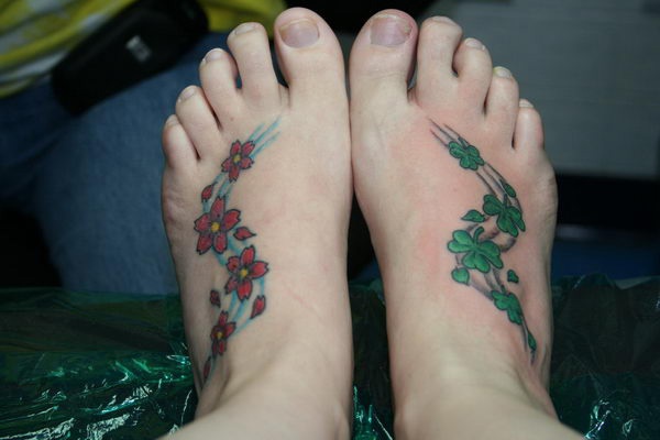 tattoo cỏ ba lá ở chân độc đáo